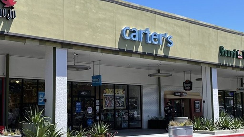 Retail chains that closed hundreds of stores in 2025