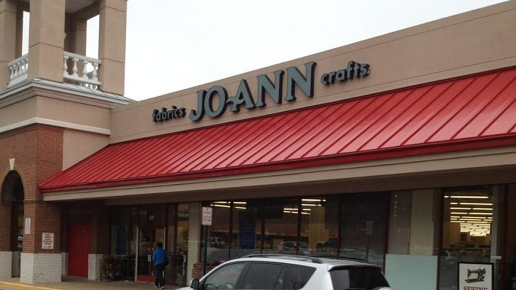 Retail chains that closed hundreds of stores in 2025