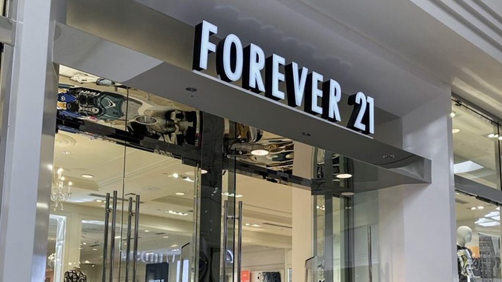 Retail chains that closed hundreds of stores in 2025