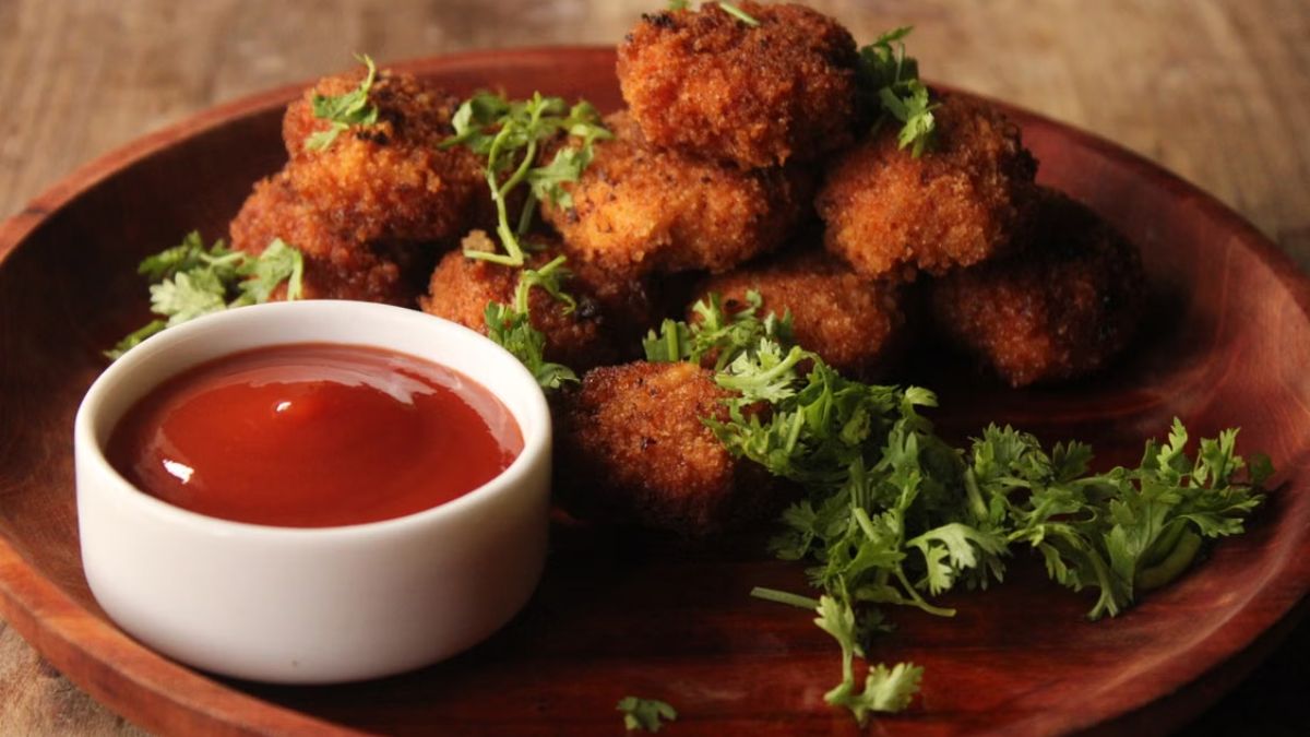 Taco Bell has brought back its crispy chicken nuggets nationwide, pairing the return with a new Hidden Valley Diablo Ranch sauce.