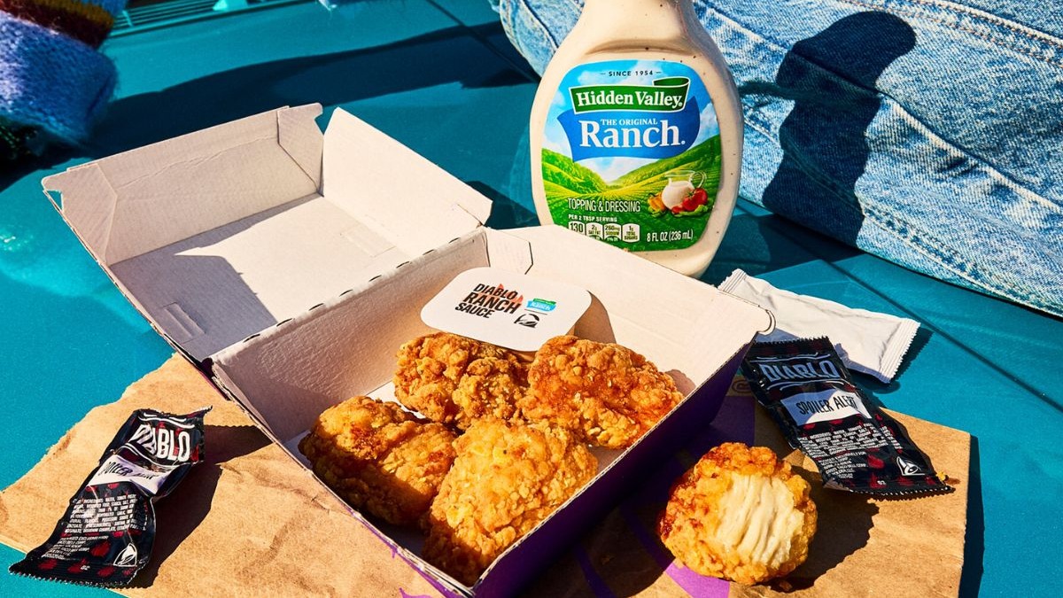 Taco Bell has brought back its crispy chicken nuggets nationwide, pairing the return with a new Hidden Valley Diablo Ranch sauce.