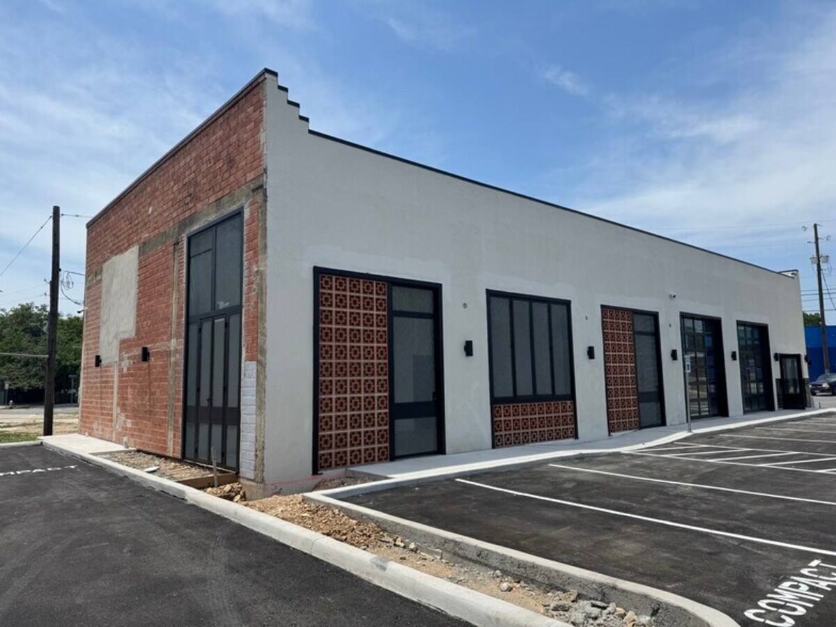 Bleu Bar, a New Dining Experience, Set to Open on Blanco