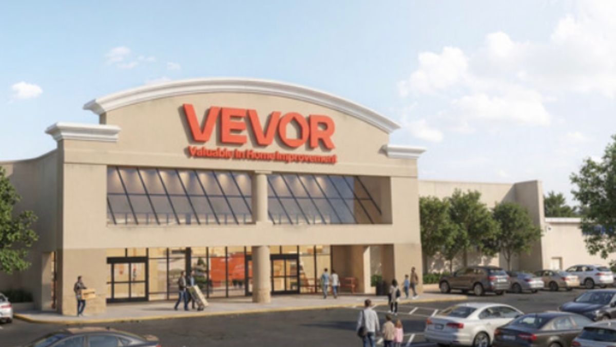 The location is also the company’s first global flagship store, reflecting the company’s expansion beyond e-commerce.