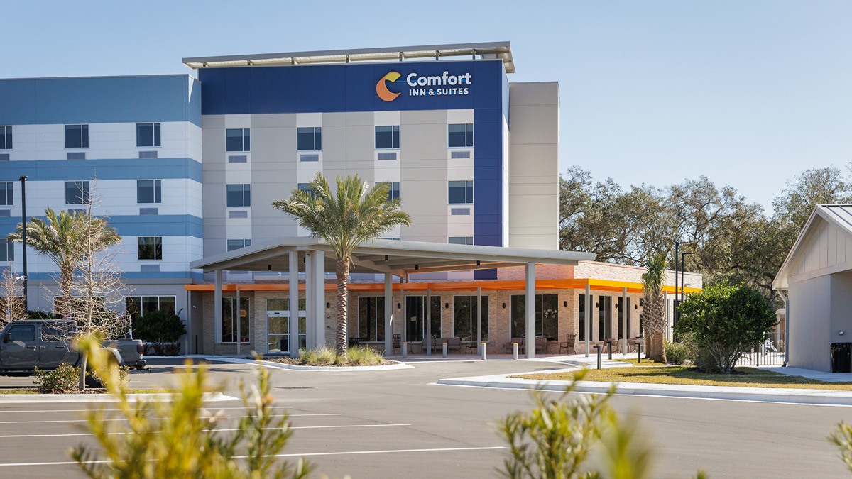 Comfort Inn & Suites opens near Orlando Sanford Airport.