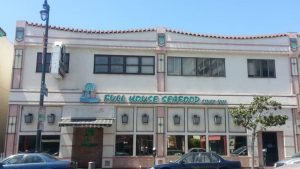 Full House Seafood Restaurant serves a late-night crowd for seafood and several other traditional dishes.