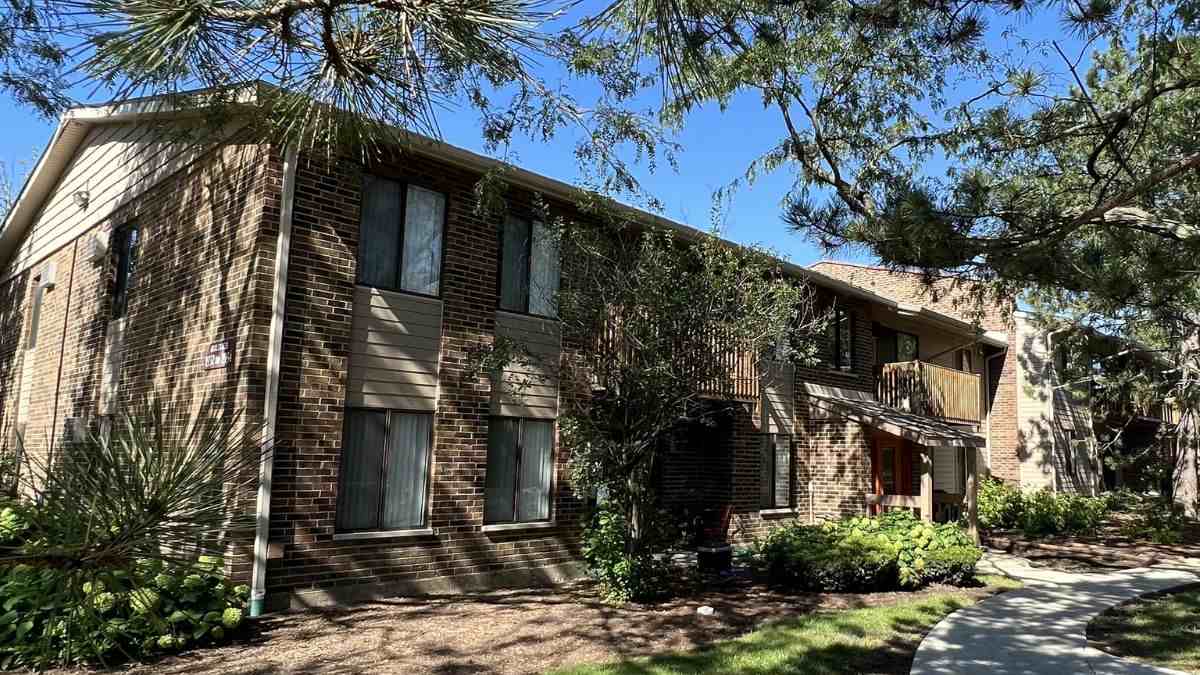 Arrowhead Apartments image