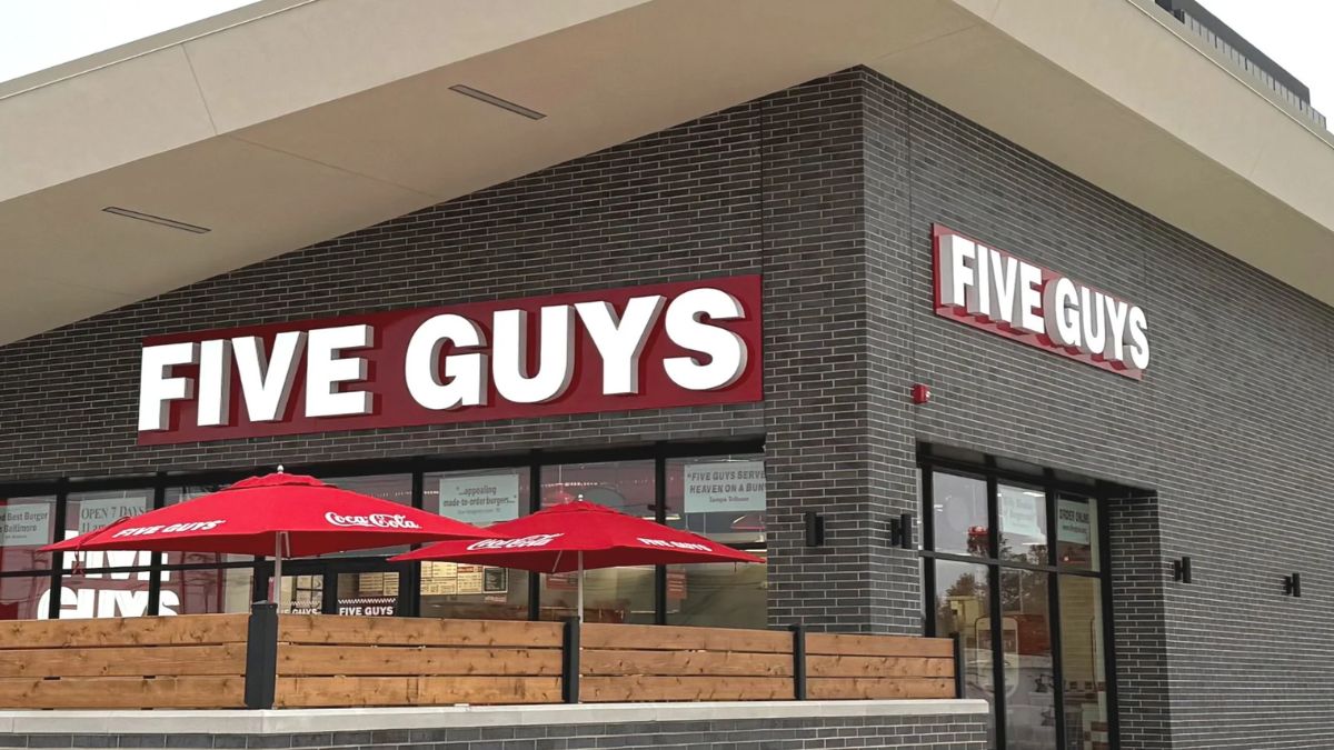 Five Guys storefront image