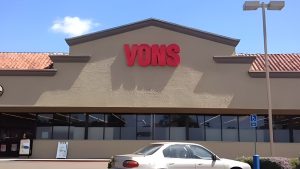 Vons will close one of its Escondido stores beginning May 1, 2026, a move expected to affect 65 employees.