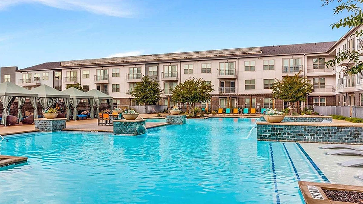 JLL Capital Markets arranged a loan for Bow River Capital.