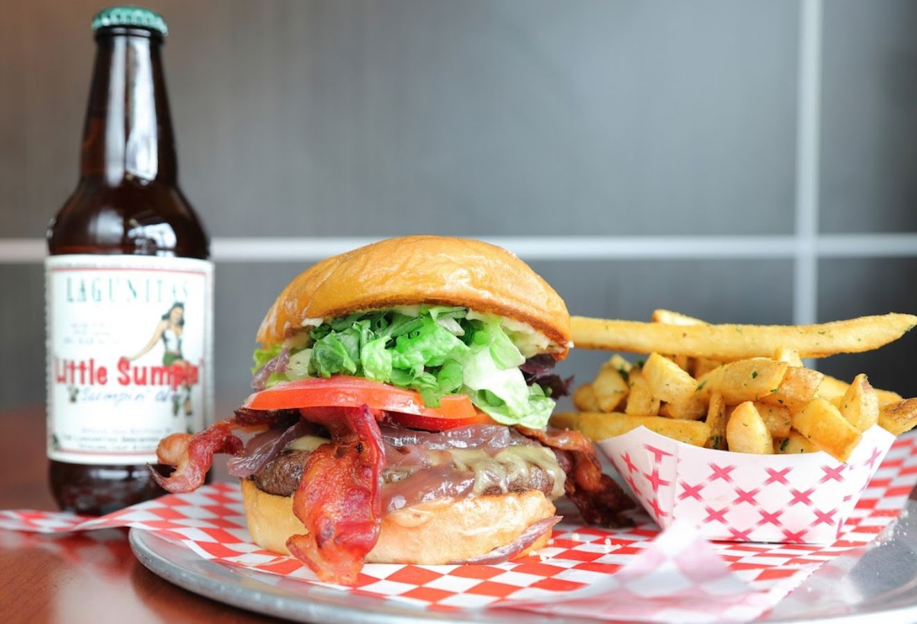 All-Natural Hamburger Joint Burger Me! Eyes Auburn Expansion