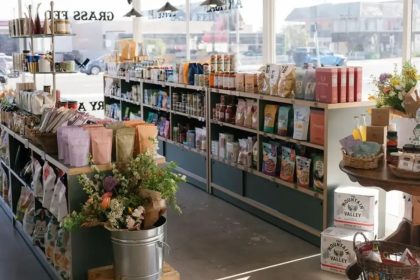 Birdie’s Bodega In Mariner’s Mile Area to Open Second Location