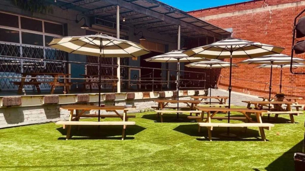 King Maker Brewing outdoor setting