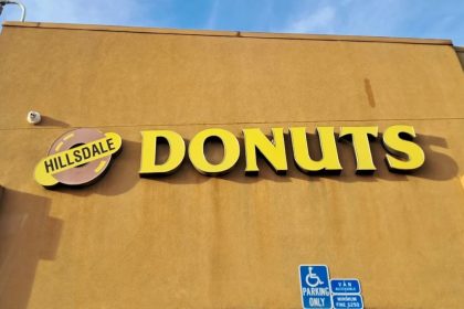 Hillsdale Donuts storefront image