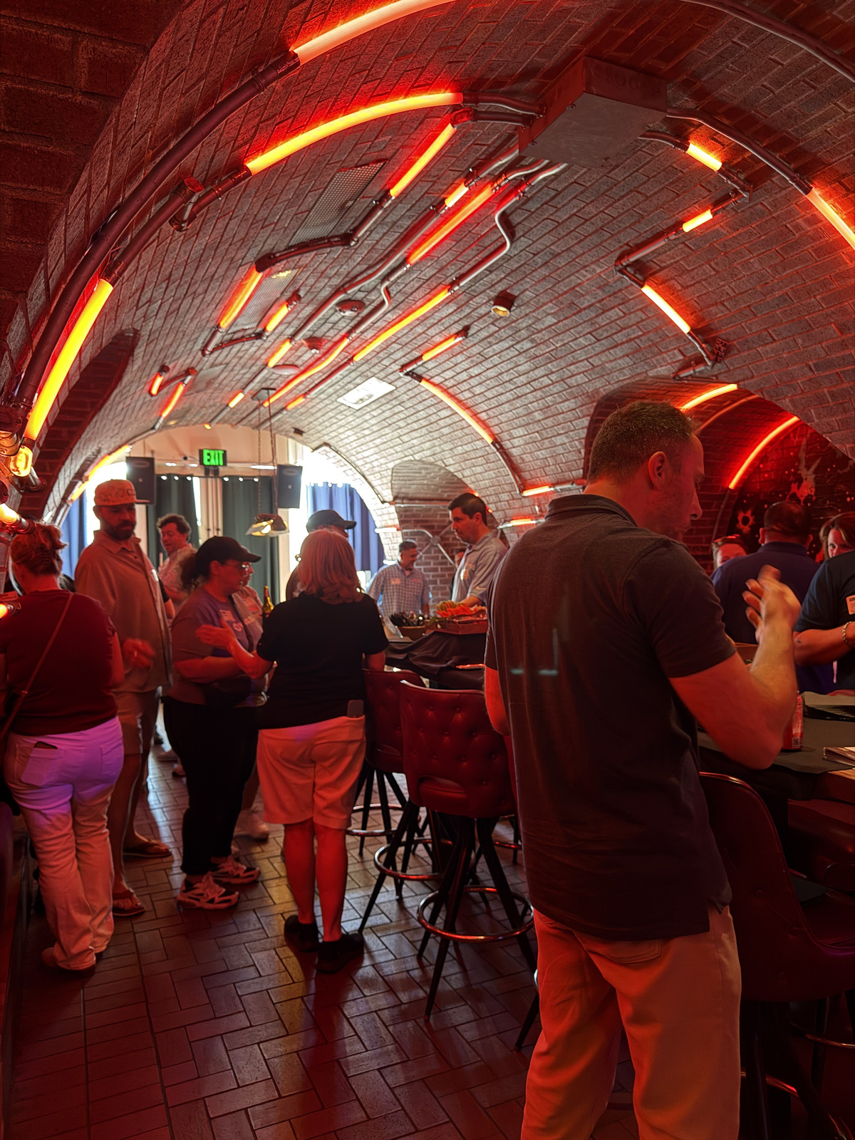 Phoenix Hospitality Leaders Gather at What Now Media Group’s Accelerate Event in Tempe