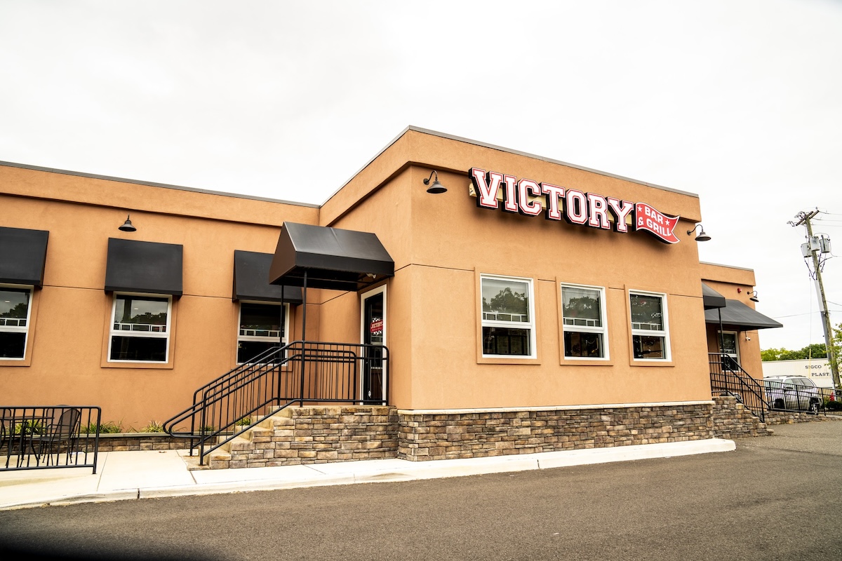 Victory Bar & Grill