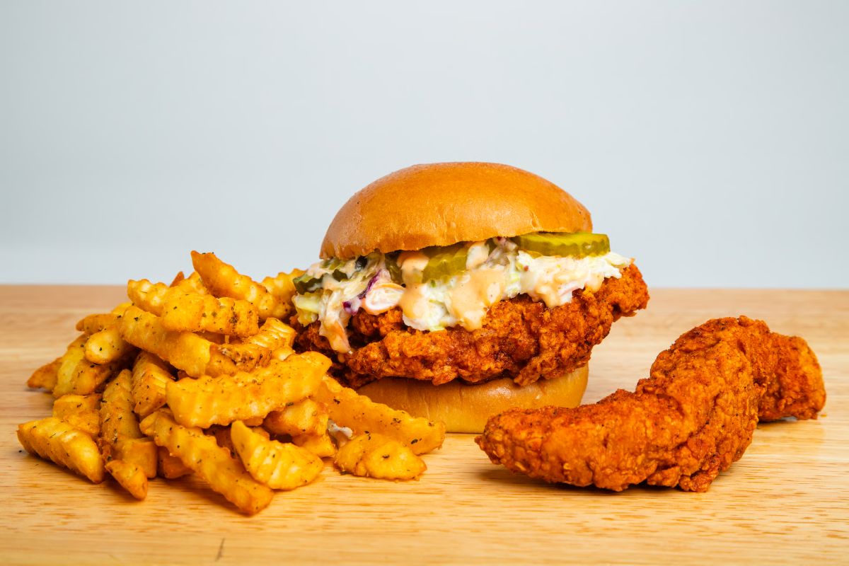 Bro's Hot Chicken Opening Sweetwater Location
