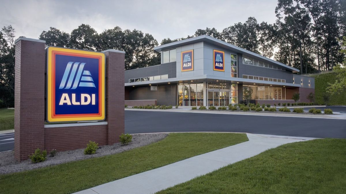 Outside of an ALDI location