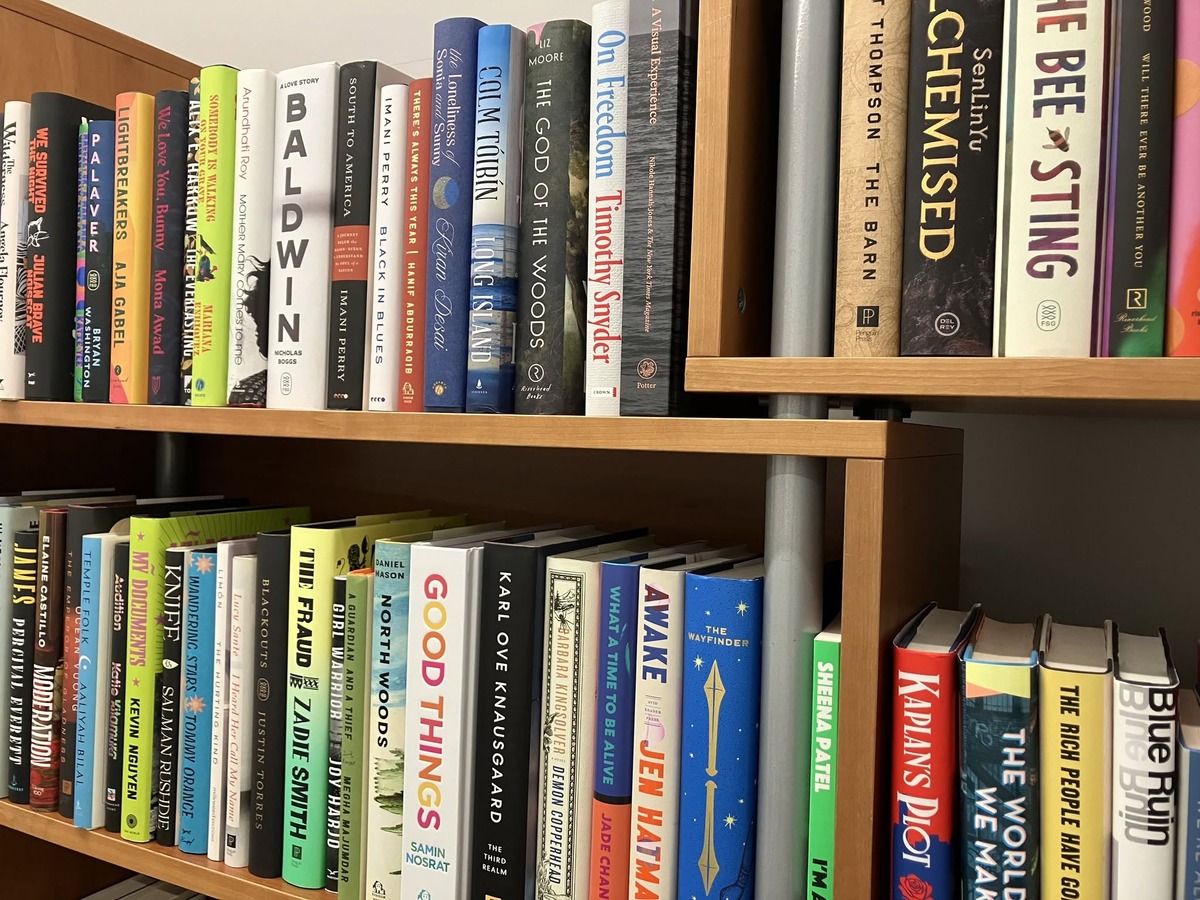 Barnes and Noble: Harbor East Bound
