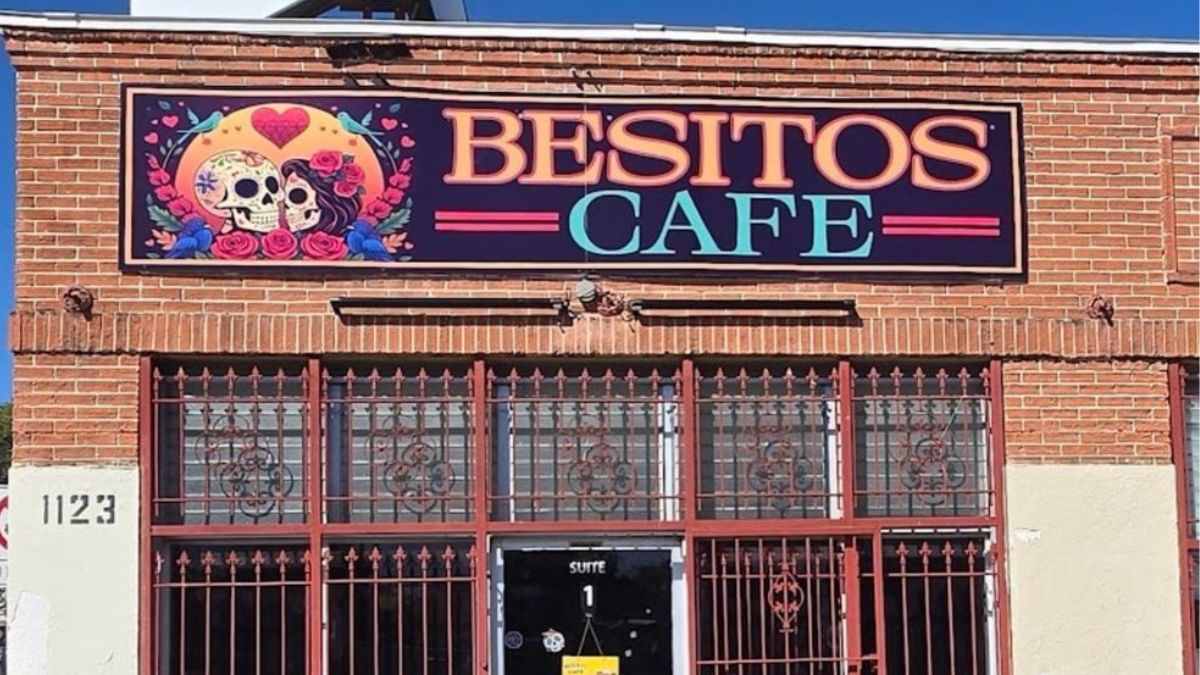 This image shows an outer view of Besitos Café