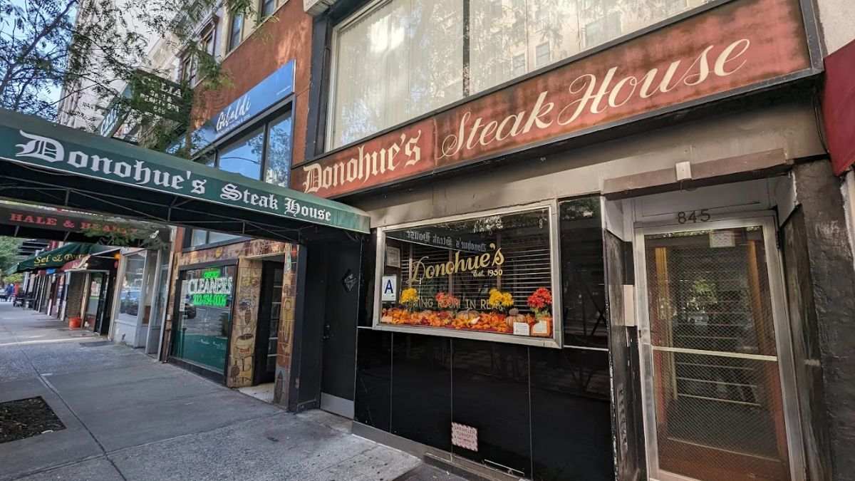 After 76 years on Manhattan’s Upper East Side, Donohue’s Steak House is closing its doors on Friday, June 19, 2026.