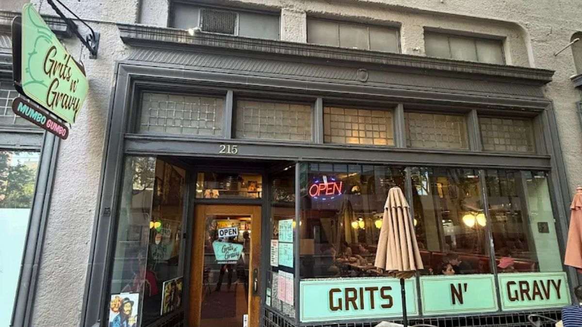 Grits N' Gravy is closing its downtown Portland restaurant after five years in business.