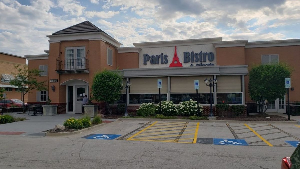 Exterior of Paris Bistro restaurant in Naperville (Shannon M. | Yelp)