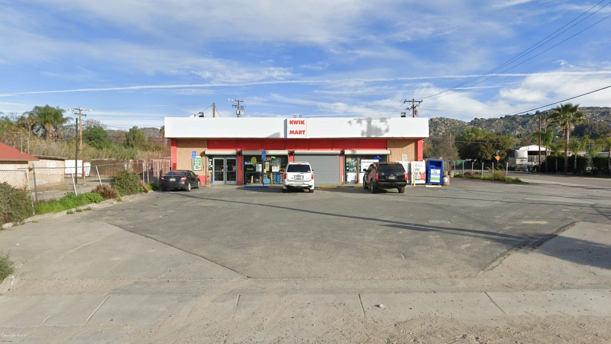RZ's Liquor Store Set to Open in Homeland