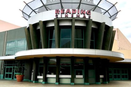 Outside view and entrance of Reading Cinemas in Grossmont Center (Zed Star | Google Reviews)