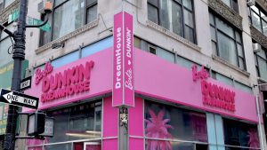Exterior image of the transformed Dunkin’ outlet in Manhattan (news.dunkindonuts.com)