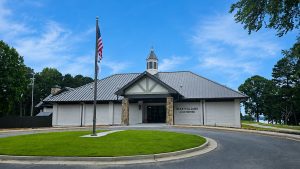 Mike Williams Golf Center opens at Lanier Islands Resort.
