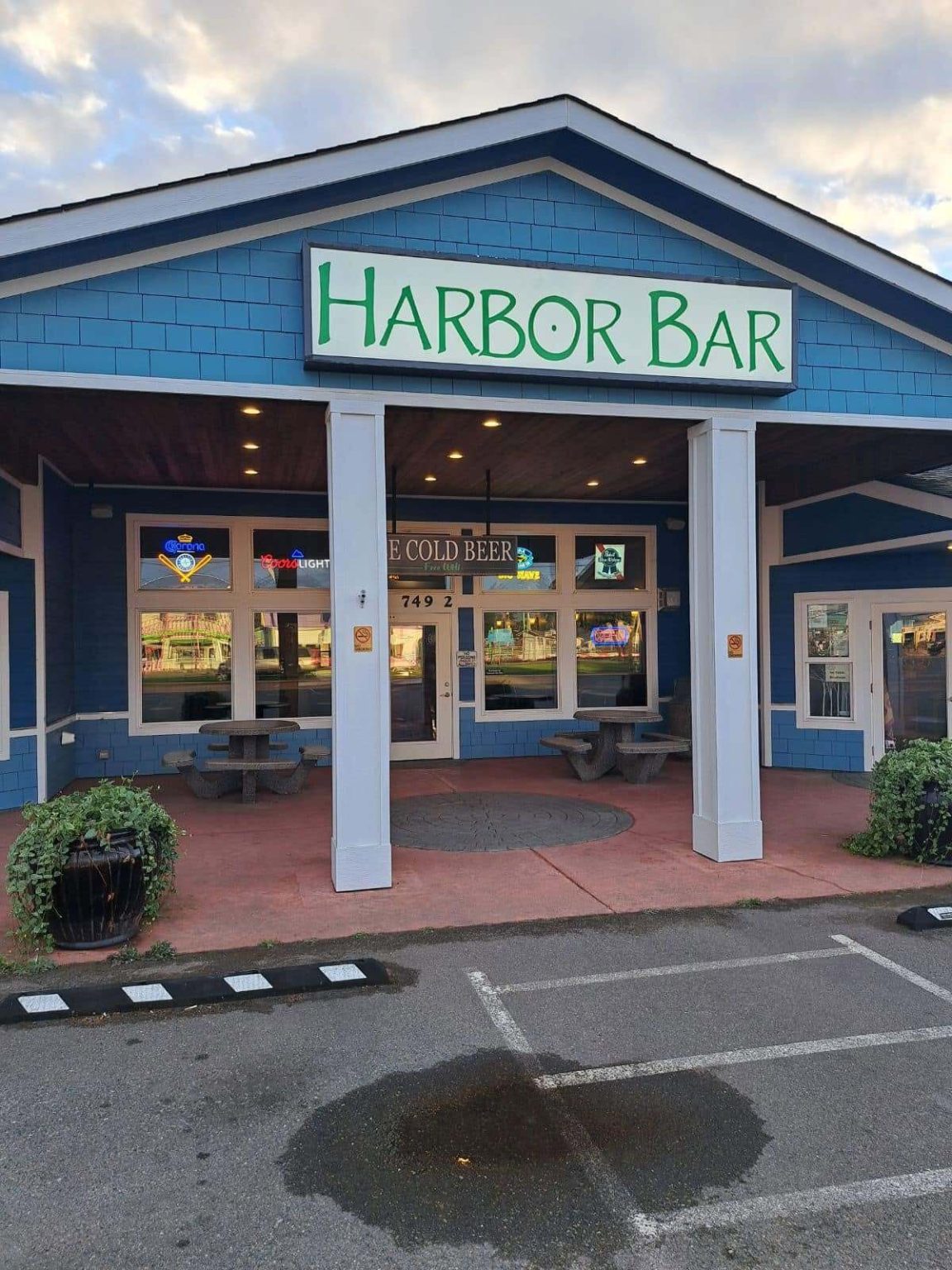 Harbor Bar Preparing to Reopen Under New Ownership