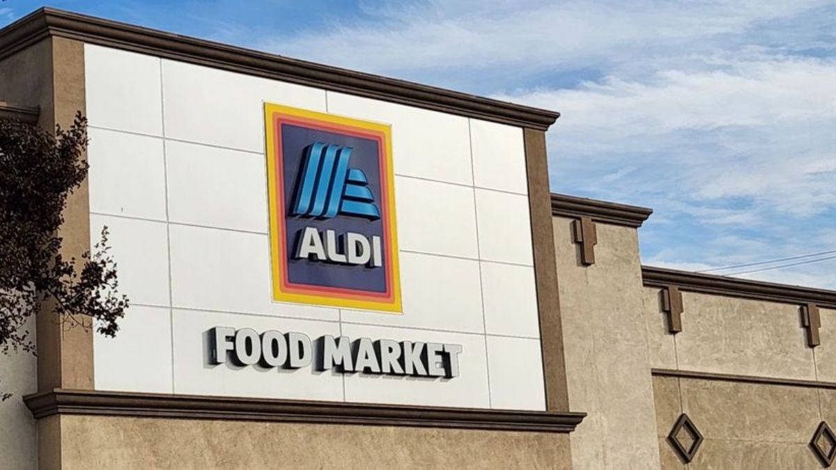 Outside one of the ALDI stores in the U.S. (Faye A. | Yelp)