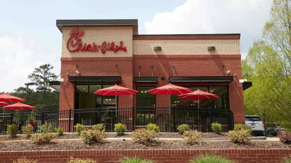 Chick-fil-A is expanding its presence in Central Florida with a new Orlando restaurant, bringing local ownership to the region. 