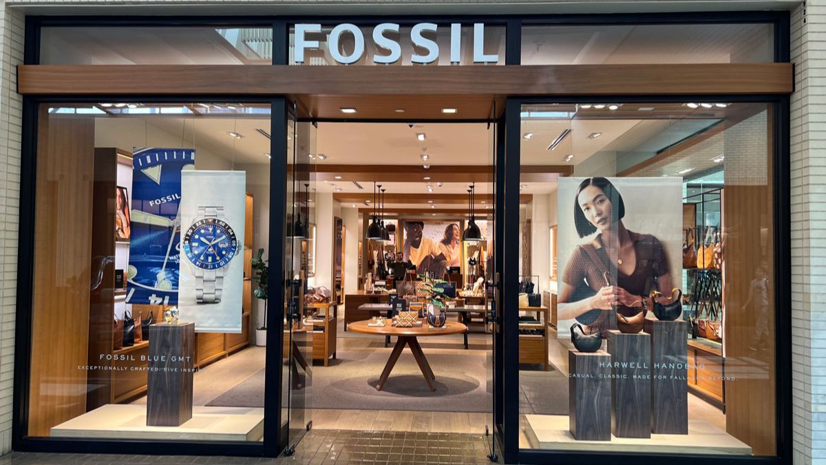 Fossil Group accelerates store closures as its turnaround strategy shifts focus to digital growth.