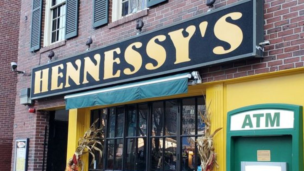 Hennessy’s Bar storefront image