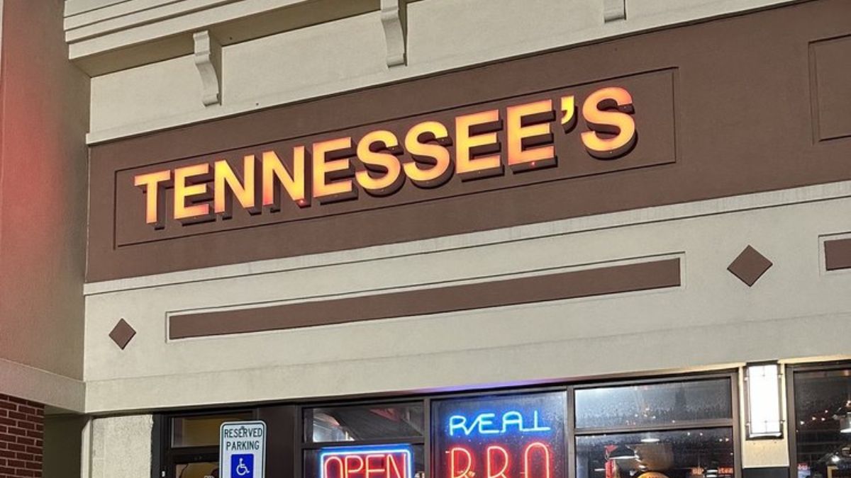 Tennessee’s BBQ storefront image