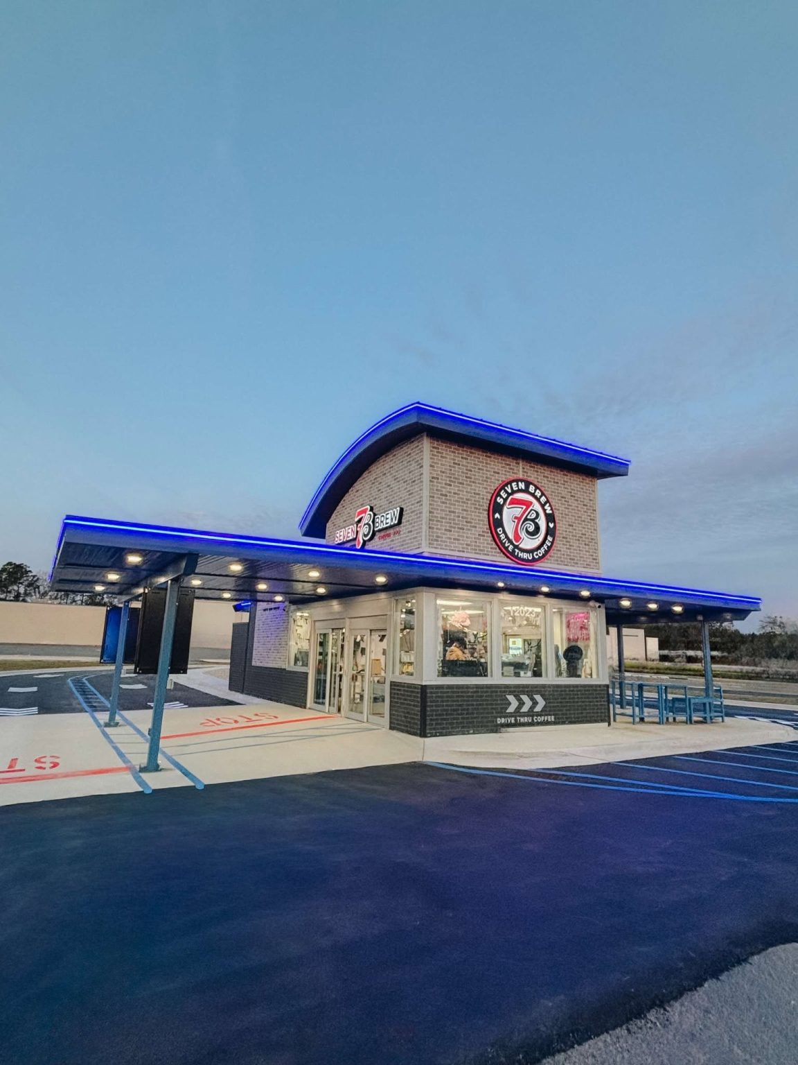 7 Brew Coffee Building $1 Million Shop with Drive Thru in The Green at Katy Park