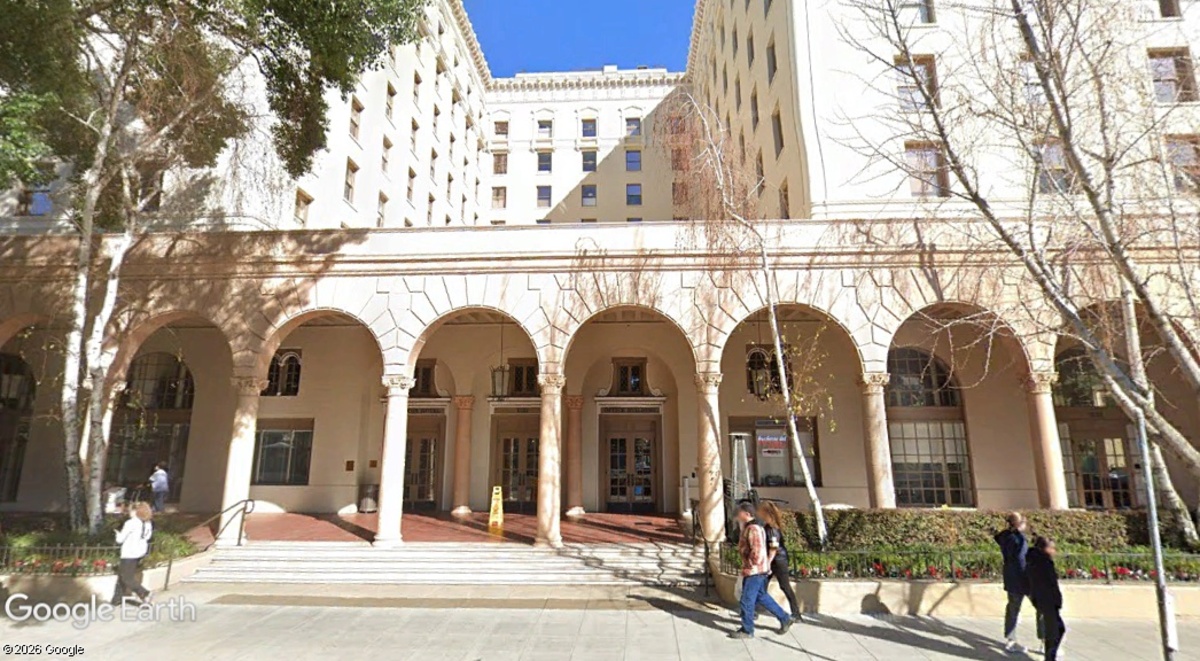 Three Women Are Bringing a Florentine Wine Window to Downtown Sacramento