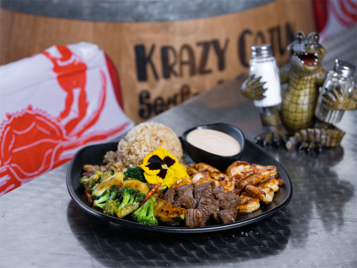 Krazy Cajun Seafood & Hibachi Coming to Superstition Springs Center
