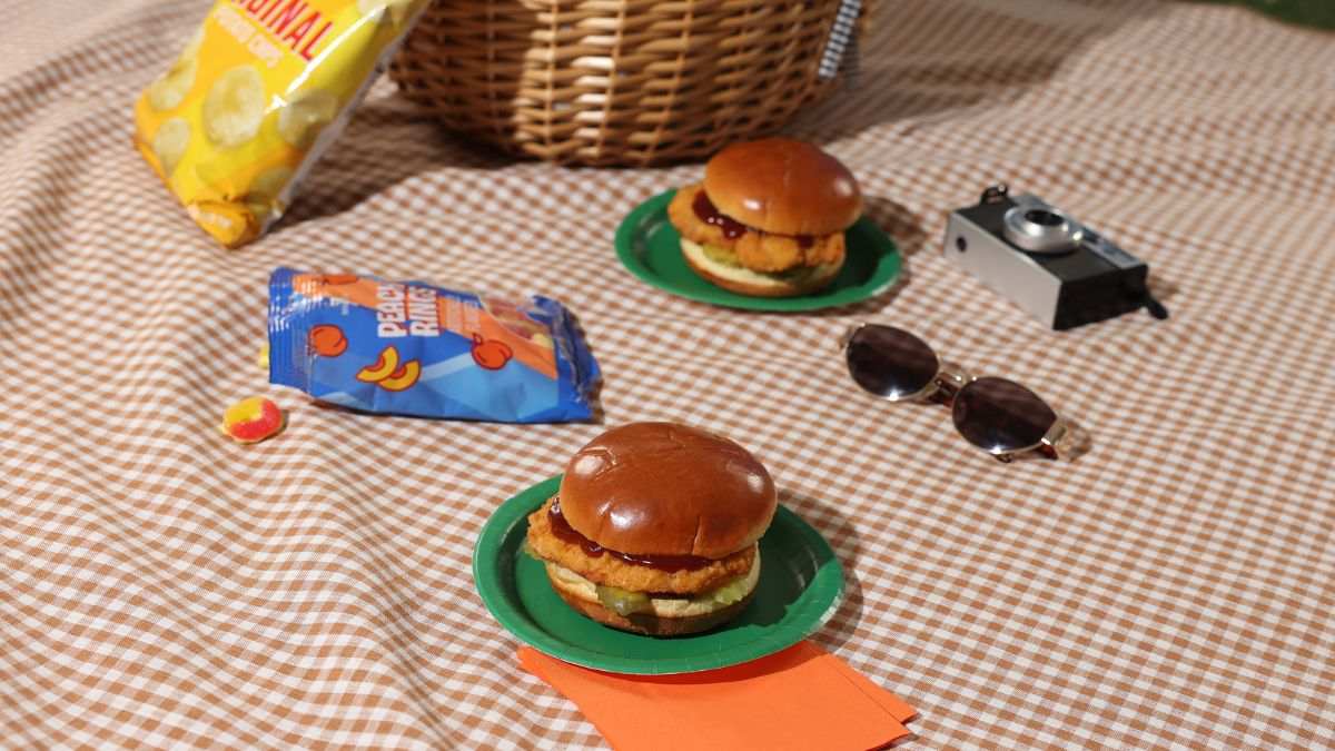 This image shows labor Day offerings by 7-Eleven.