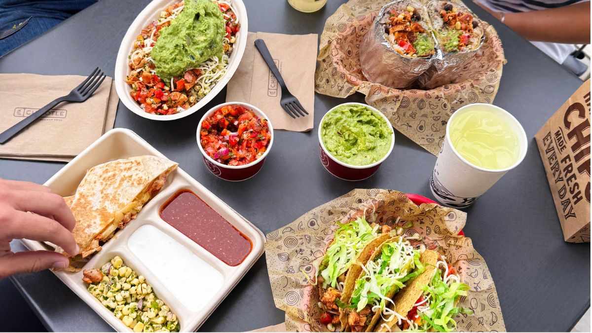 This image shows Chipotle’s offerings under the free entrée deal