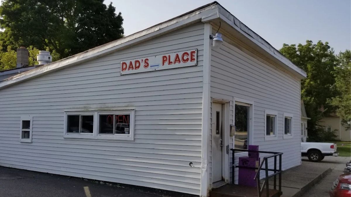 Dad's Place storefront image