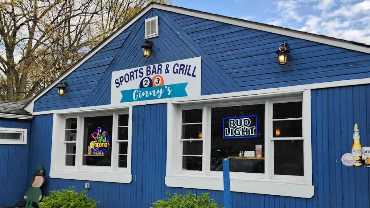 Ginny's Sports Bar & Grill storefront image