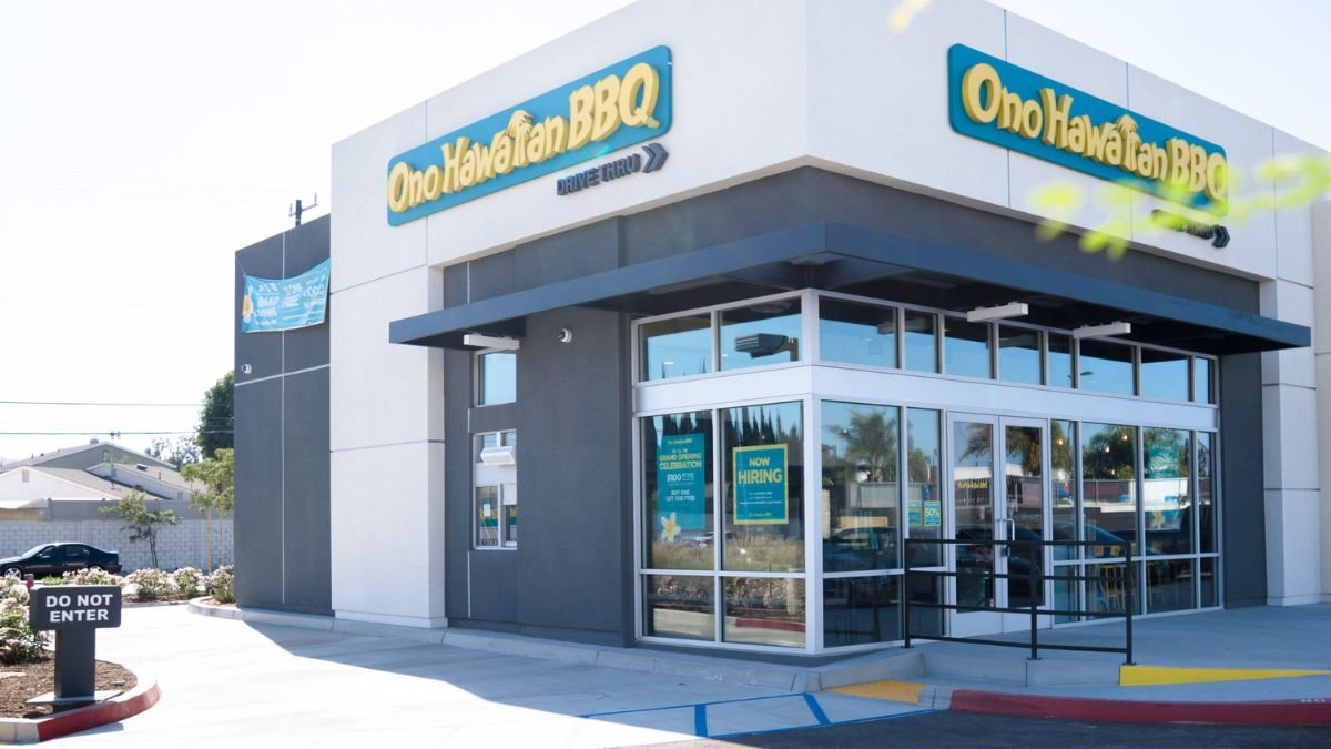 Ono Hawaiian BBQ is bringing its plate lunches, grilled meats, and island specialties to Carmel Mountain Road.