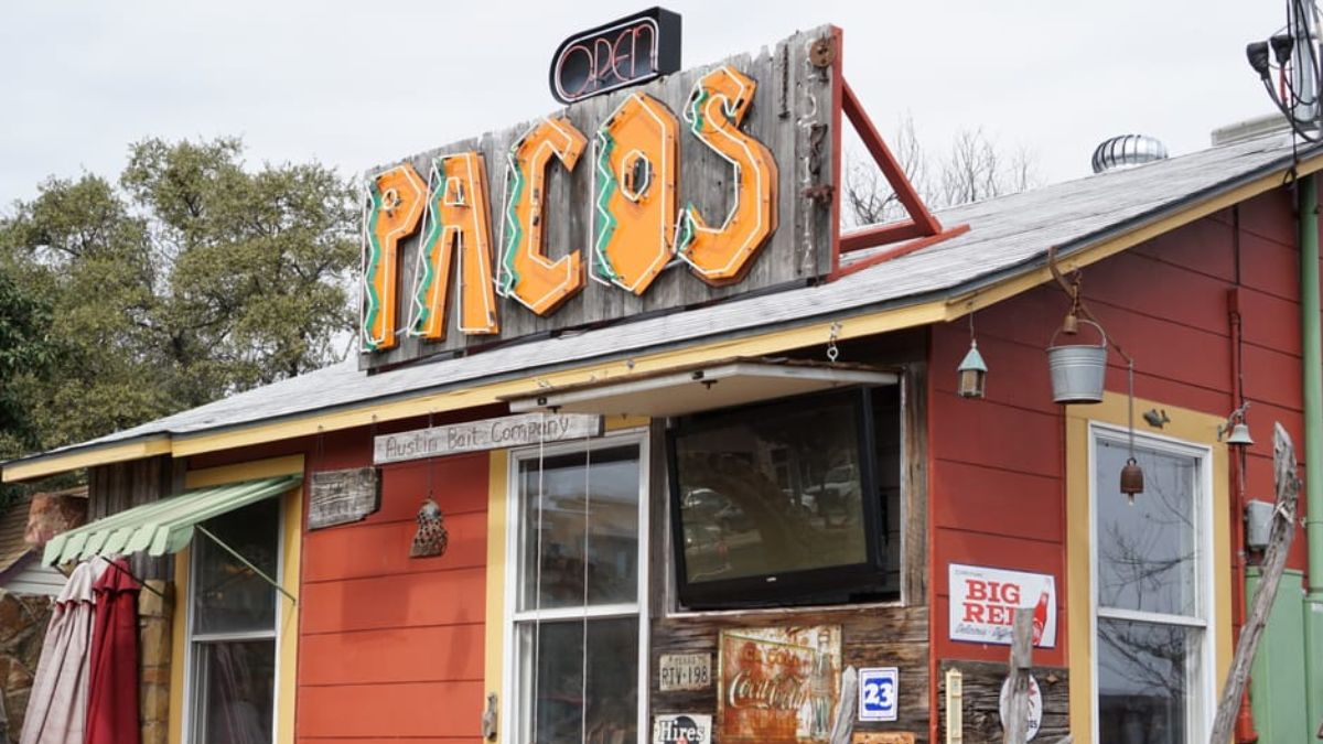 Paco’s Tacos storefront image