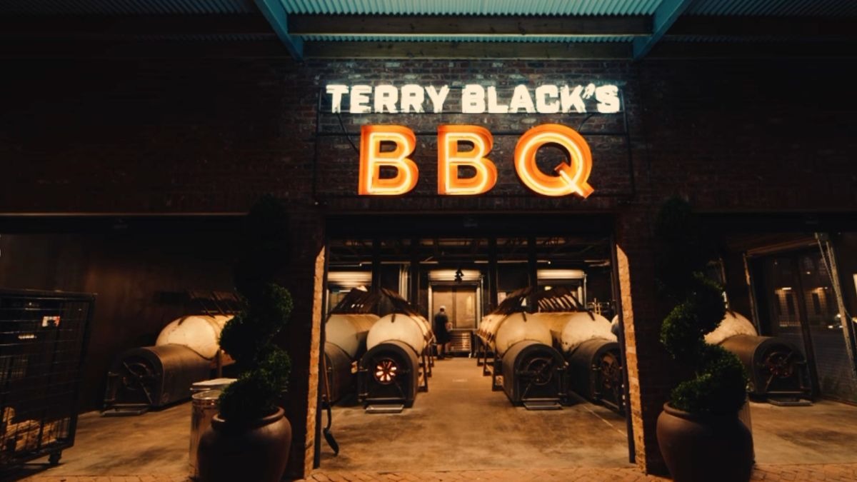 Terry Black’s Barbecue is bringing its Central Texas-style offerings to Houston’s Heights on August 18, 2026. 