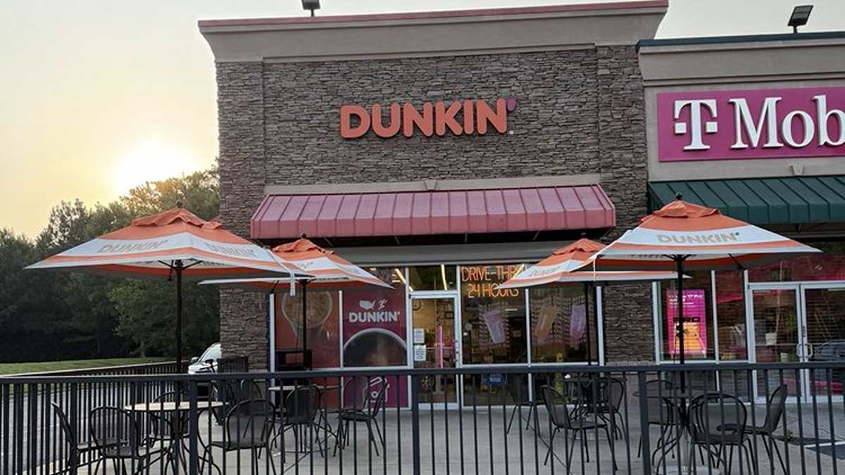 Dunkin' opens new Woodstock location today.