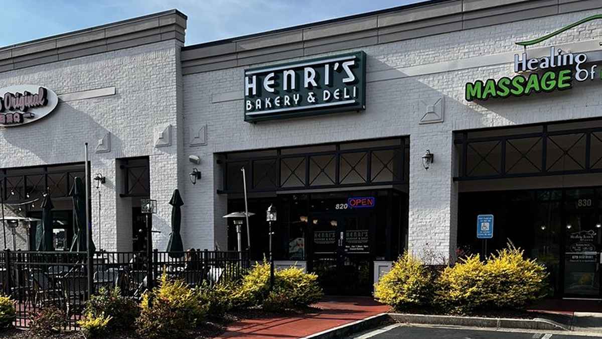 Henri's Bakery & Deli is opening a new location.