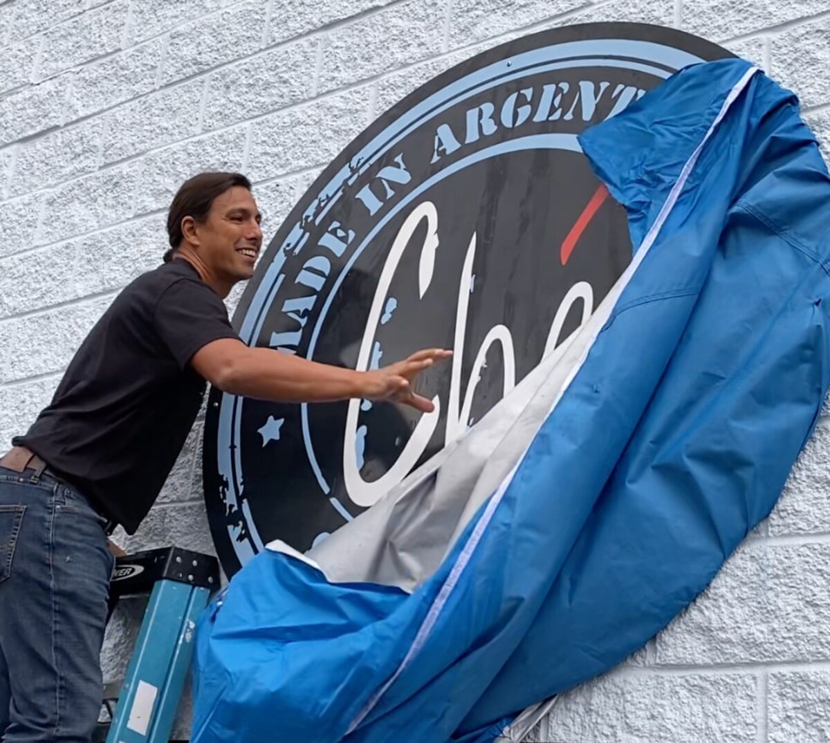Che Returns to O'Bryonville With Butcher and Barrel