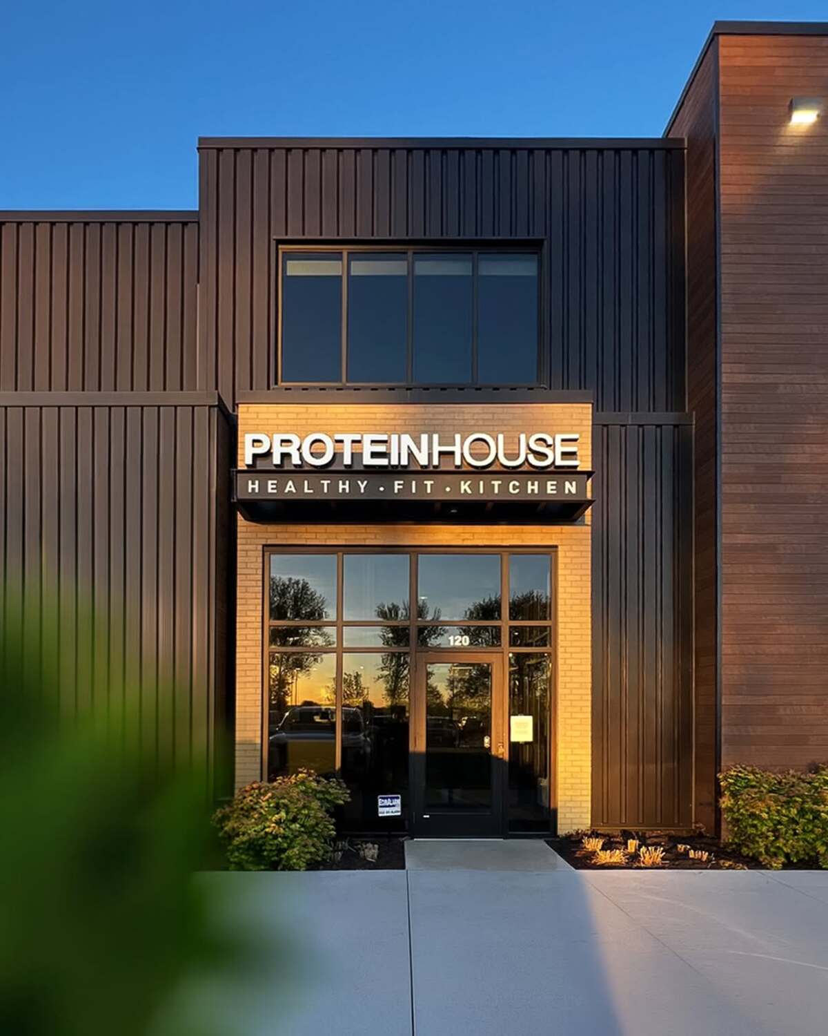 ProteinHouse Signs Lease for Queen Creek Location